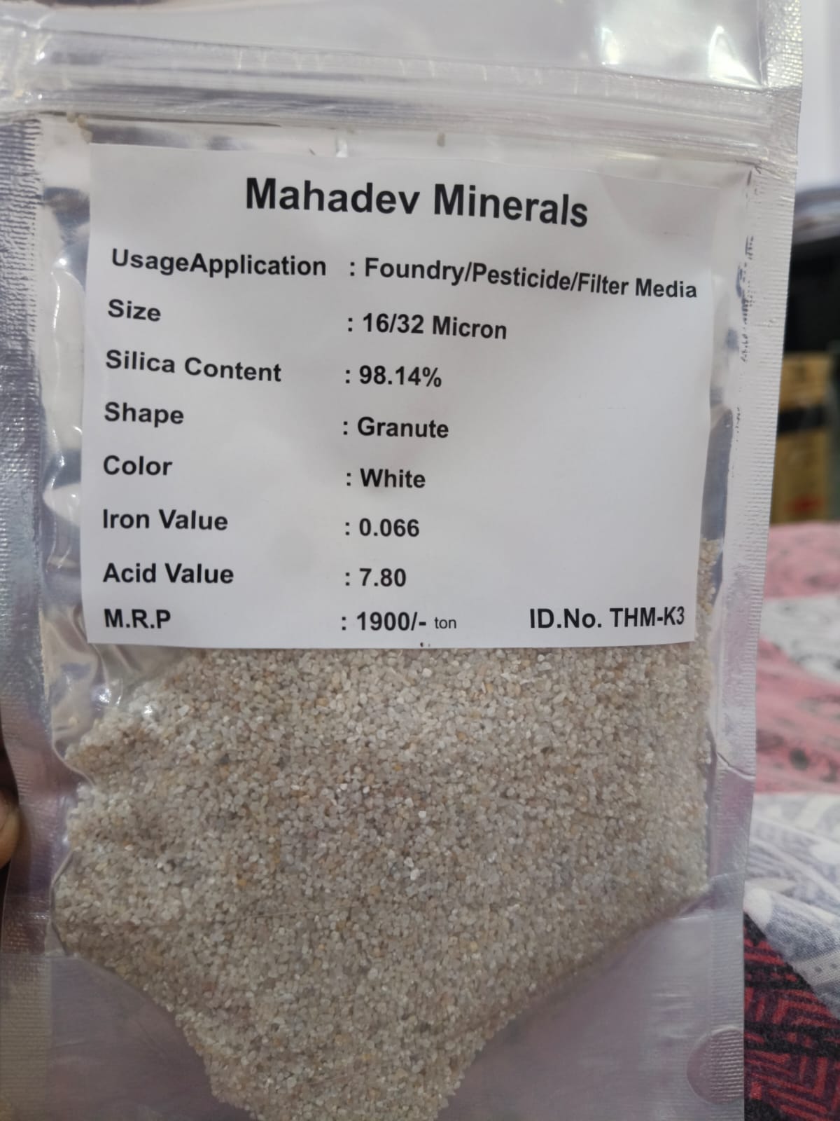 White Silica Sand(Size: 16/32 Micron)